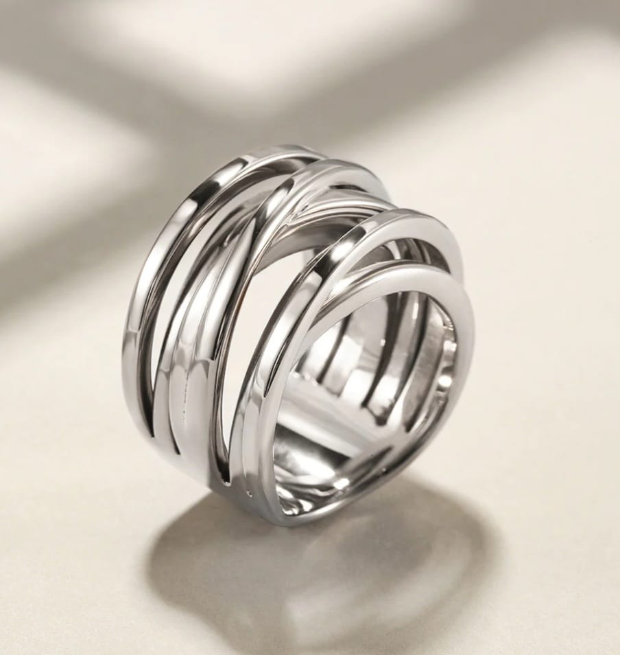 Intertwined Ring